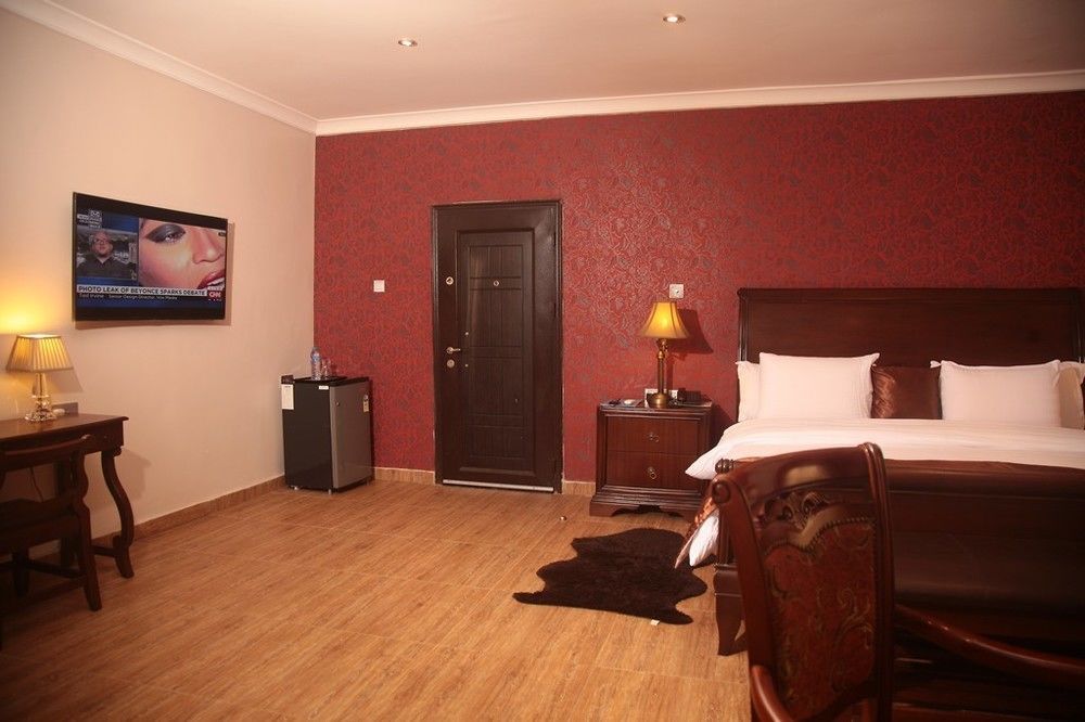 Fryburg Suites Aliayabiagba Exteriör bild
