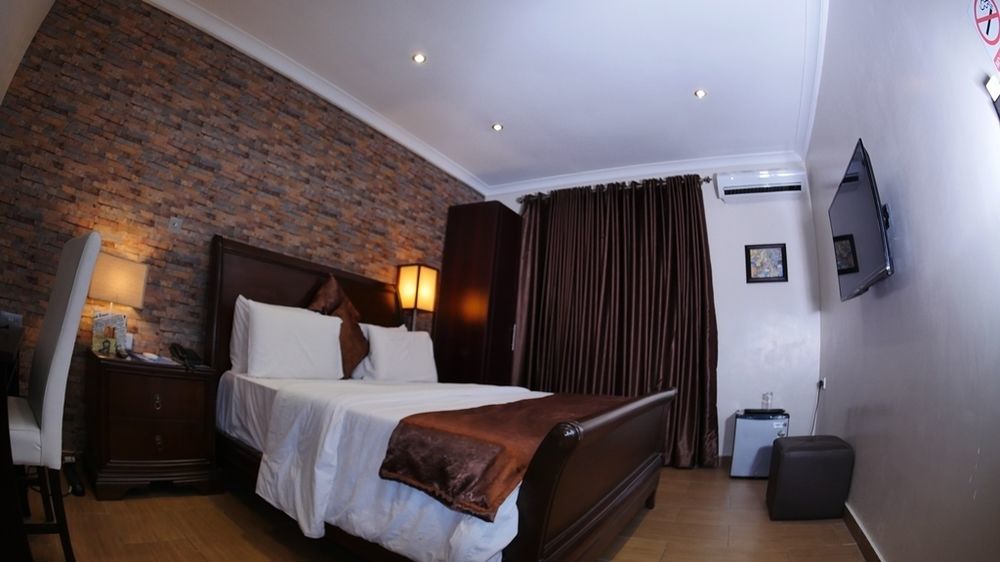 Fryburg Suites Aliayabiagba Exteriör bild