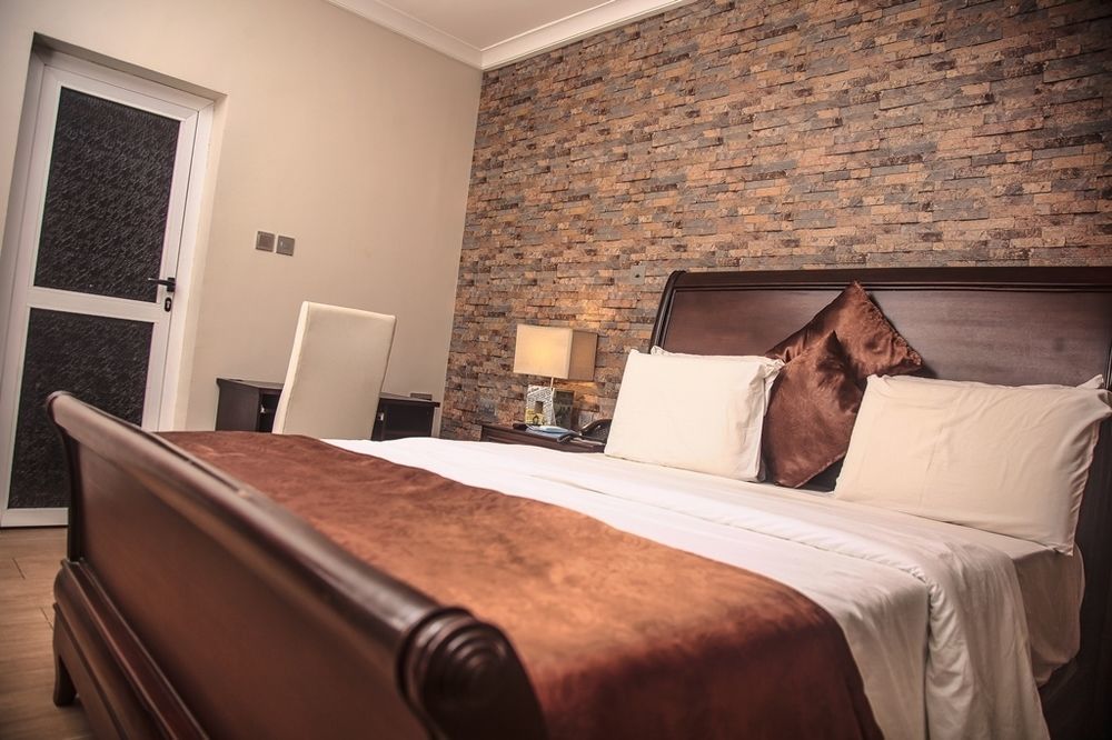 Fryburg Suites Aliayabiagba Exteriör bild