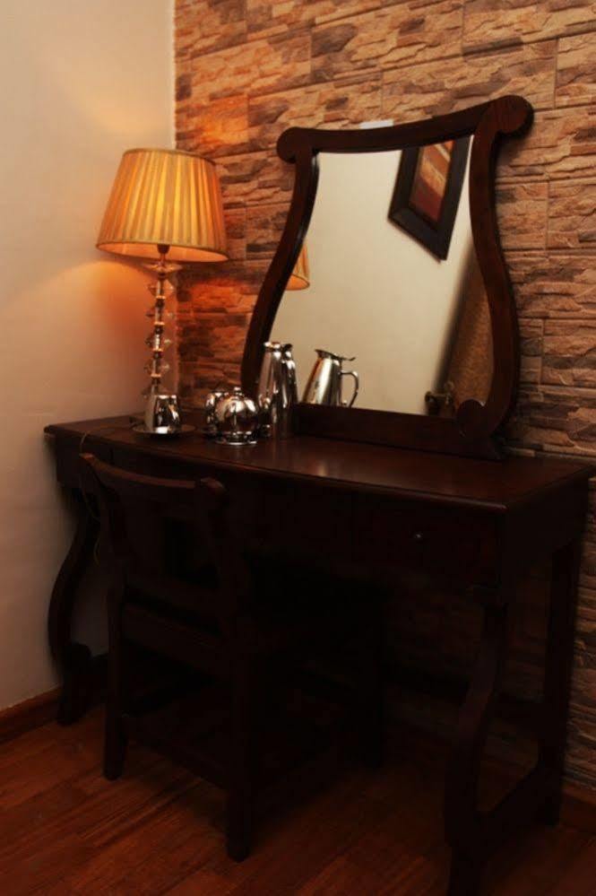 Fryburg Suites Aliayabiagba Exteriör bild