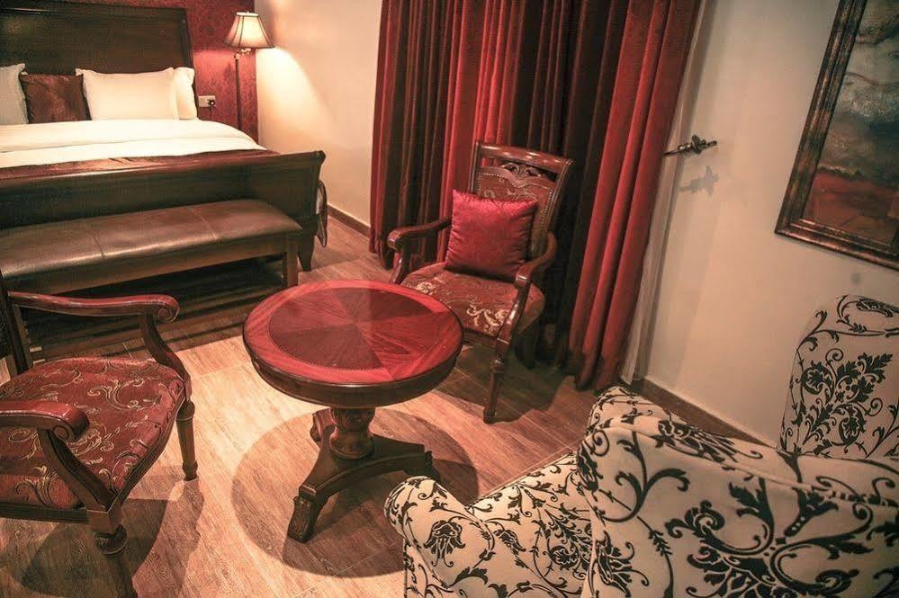 Fryburg Suites Aliayabiagba Exteriör bild