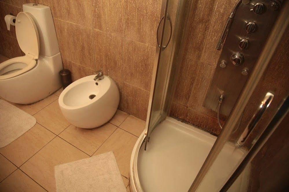 Fryburg Suites Aliayabiagba Exteriör bild